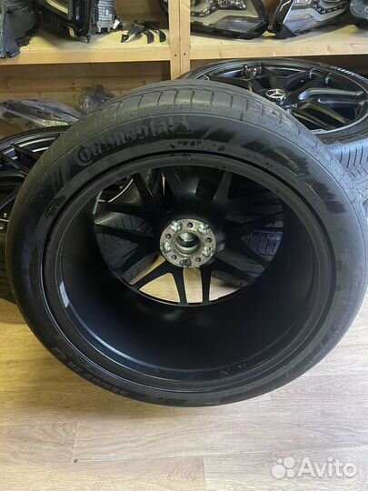 R22 Continental Conti.eContact 325/35, PCD 5x112 DIA 66.06