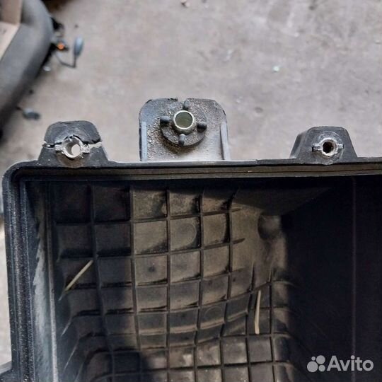 Корпус воздушного фильтра kia spectra 2009