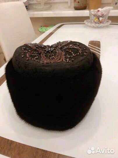 Женская шапка