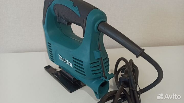 Электро лобзик Makita 4327