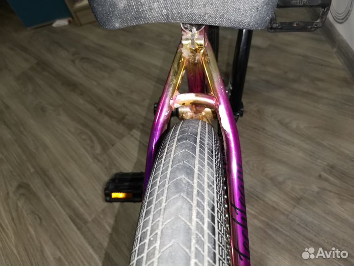 Трюковой велосипед BMX