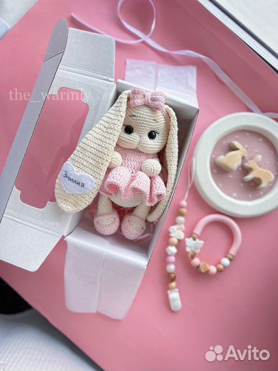 Вязаные зайчики, игрушки