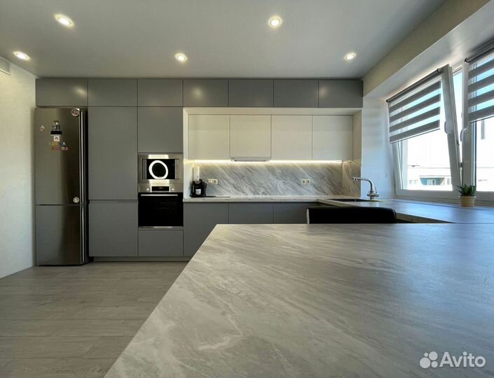 Кухонный гарнитур угловой в потолок на заказ