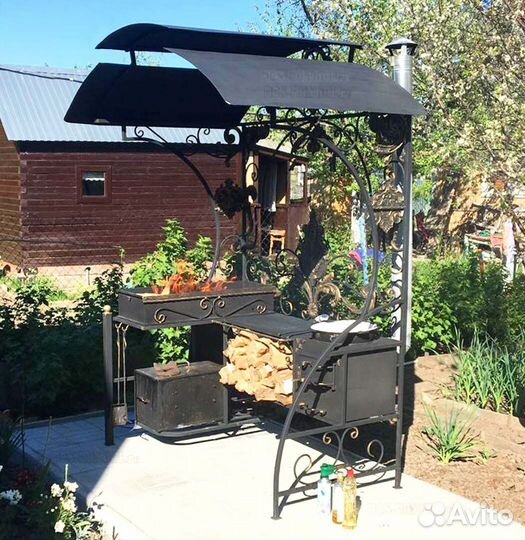 Мангал с крышей
