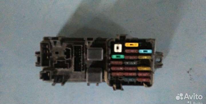 Блок предохранителей Мицубиси Паджеро 2