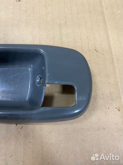Накладка внутренней ручки двери передняя правая
