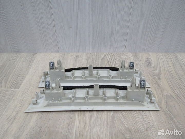 Обшивка задней стойки Ford Focus 3