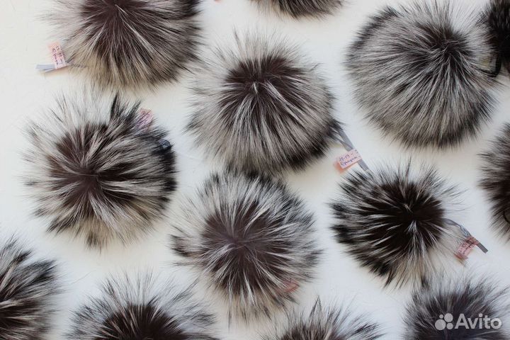Меховой помпон Чернобурка