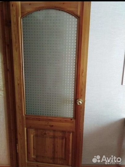 Продам деревянную дверь