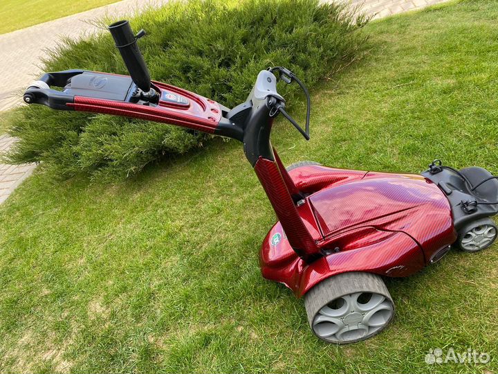 Электрическая тележка для гольфа