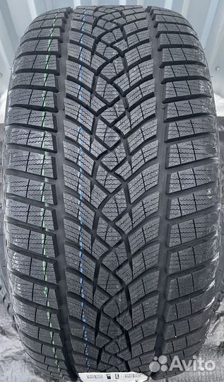 Goodyear UltraGrip Performance+ 235/40 R18