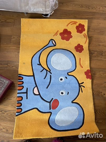 Ковер детский желтый