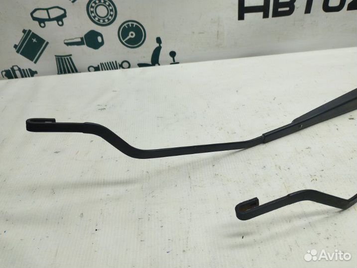 Поводок дворника Hyundai Solaris седан G4FC 2011