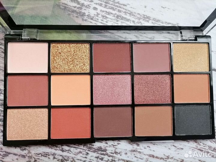 Палетка теней Makeup Revolution re-loaded