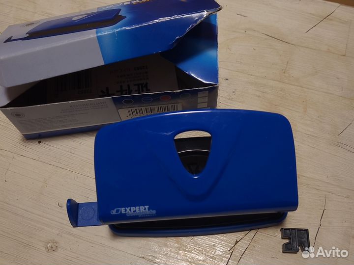 Дырокол на 2 отверстия. Expert Complete