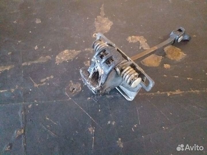 Ограничитель двери задней Пежо 308