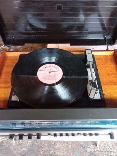 Приёмник с колонками