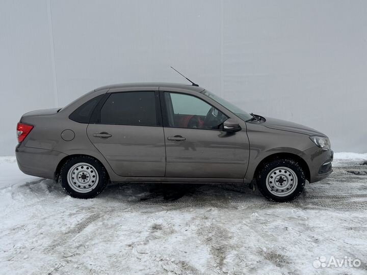 LADA Granta 1.6 МТ, 2018, 140 000 км