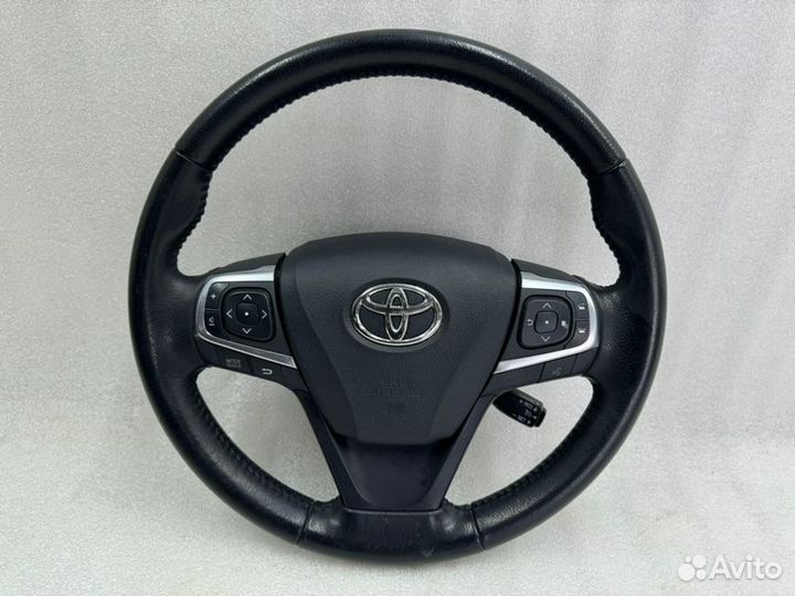 Рулевое колесо Toyota Camry V55 2014-2018