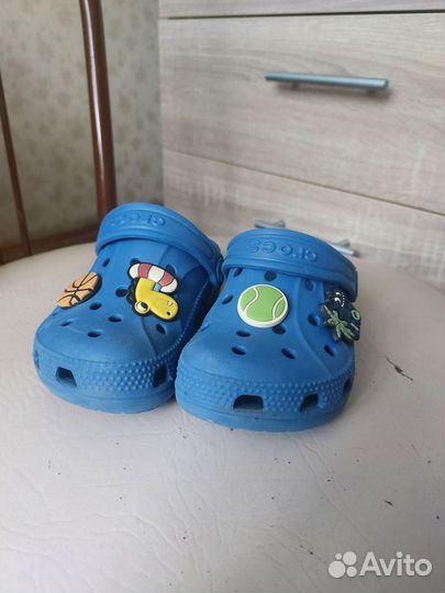 Crocs кроксы сабо детские резиновые с джибитсами