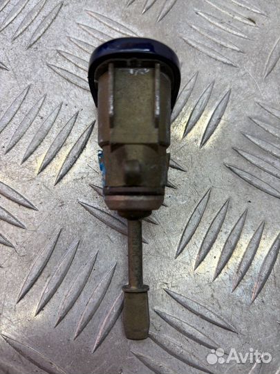 Личинка дверного замка volkswagen passat b5 0.0 3b0837167