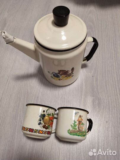 Чайник эмалированный с кружками