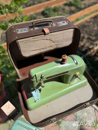 Швейная машина волга