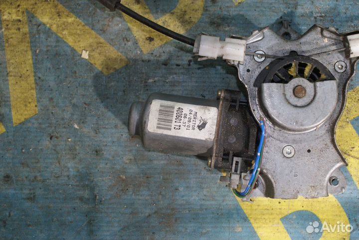 Передний левый стеклоподъемник Nissan Almera N16