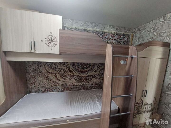 Двухъярусная кровать