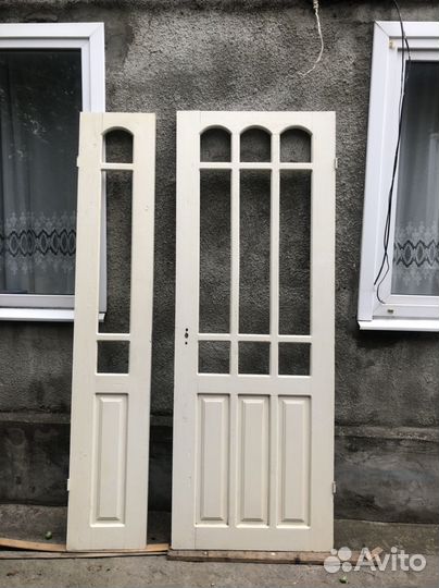 Двухстворчатая дверь
