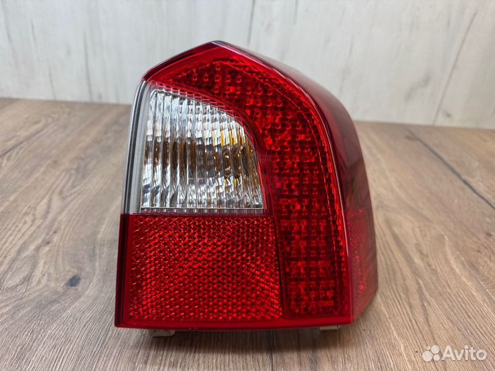 Фонарь правый Volvo Xc70 BB B6324 2007