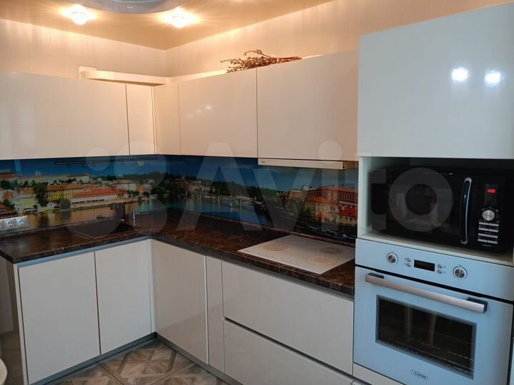 3-к. квартира, 90 м², 6/10 эт.