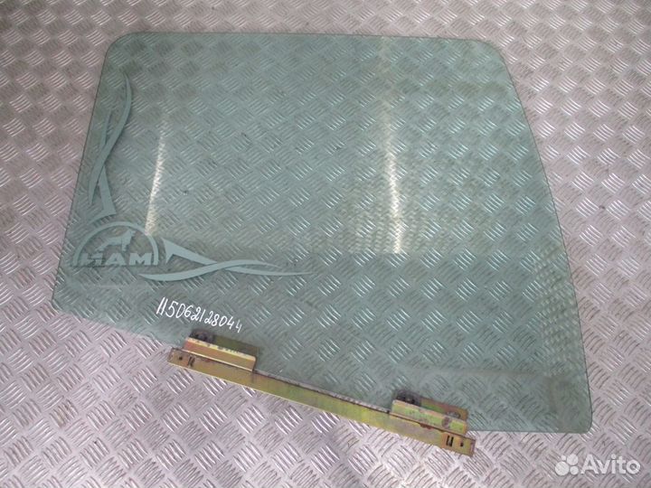 Стекло правой двери MAN 81626450030