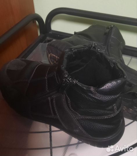 Кроссовки (много обуви)