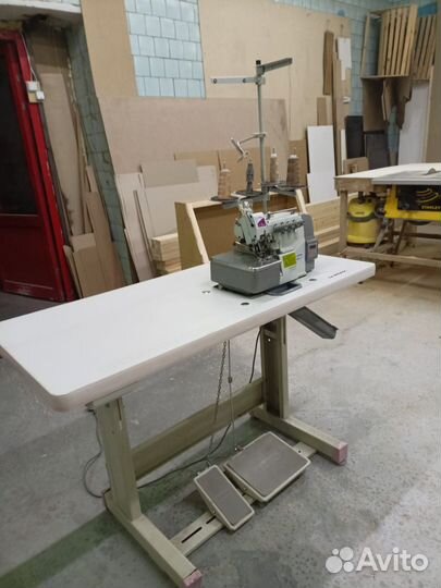 Швейная машинка aurora оверлок