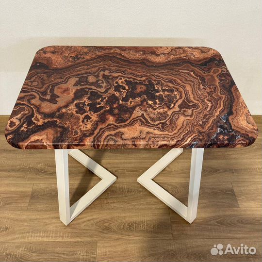 Кухонный стол 'Afraid Casino'