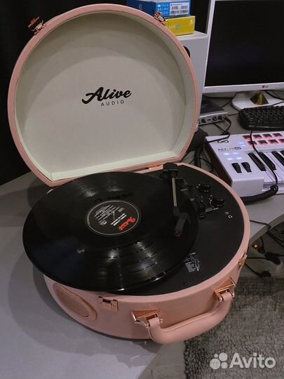 Проигрыватель винила alive