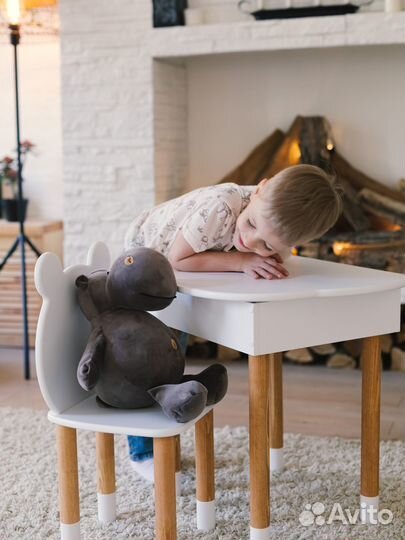 Детский стол-пенал и стул