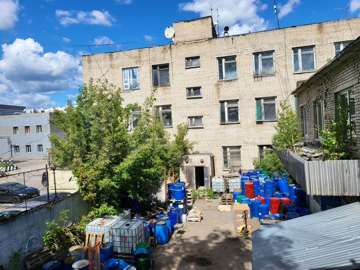 Производственная строй. база с общежитием 4380м²