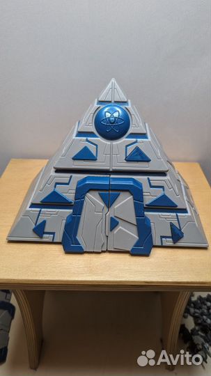 Космическая пирамида