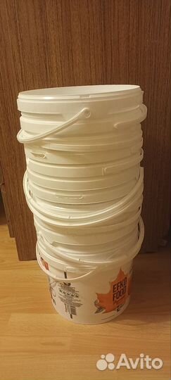 Ведро пластиковое с крышкой 10 литров