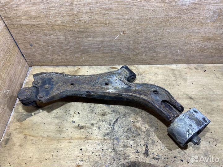 Рычаг передний правый Opel Antara 1