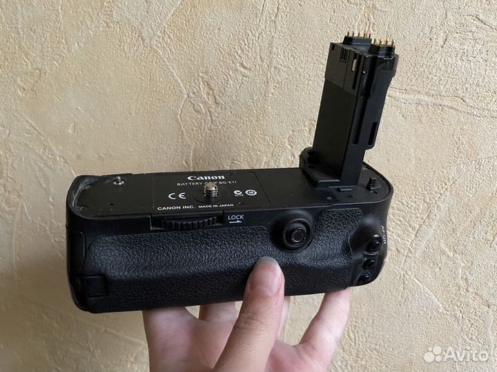 Canon battery grip BG-E11