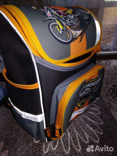 Школьный рюкзак