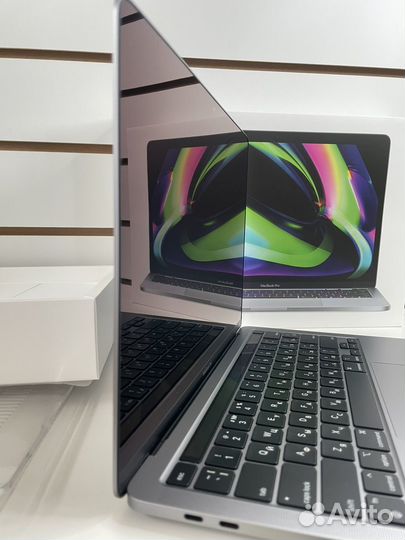 Macbook pro 2022 M2 (Почти новый)