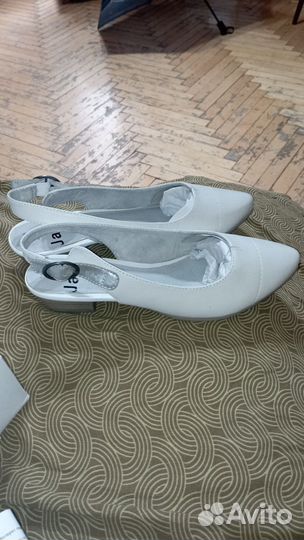 Туфли белые 40 jana