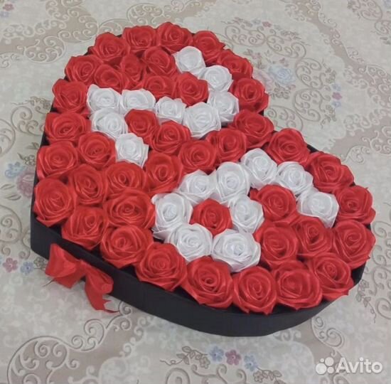 Розы из атласных лент