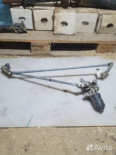 Моторчик и трапеция дворников на ниссан нп 300