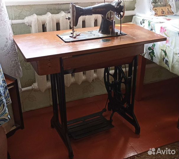 Швейная машинка Подольск ножная