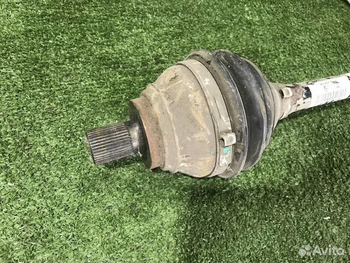 Привод правый передний Volkswagen Tiguan